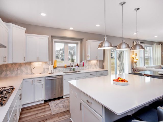 6380 Apple Court, Inver Grove Heights, MN 55077