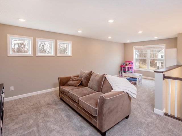 6380 Apple Court, Inver Grove Heights, MN 55077