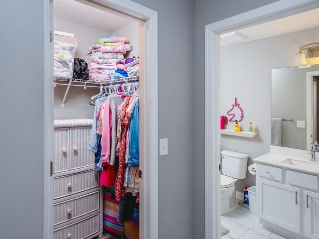 6380 Apple Court, Inver Grove Heights, MN 55077