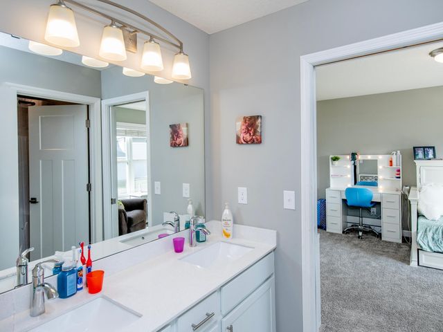 6380 Apple Court, Inver Grove Heights, MN 55077