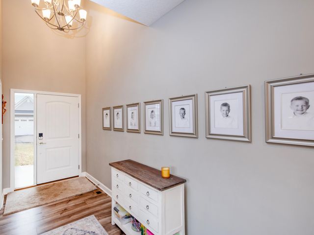 6380 Apple Court, Inver Grove Heights, MN 55077