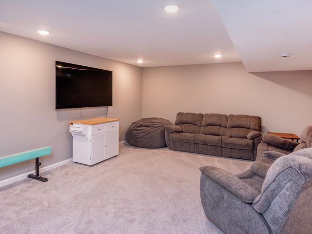 6380 Apple Court, Inver Grove Heights, MN 55077