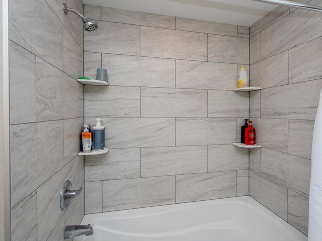 6380 Apple Court, Inver Grove Heights, MN 55077