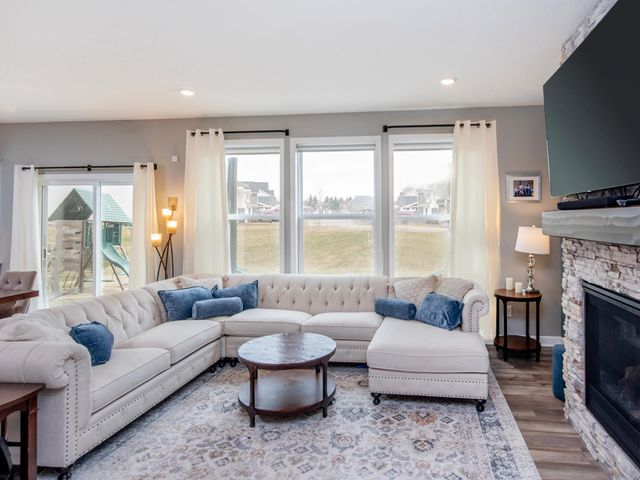 6380 Apple Court, Inver Grove Heights, MN 55077