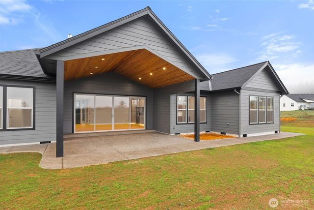 249 Trailblazer Lane, Castle Rock, WA 98611