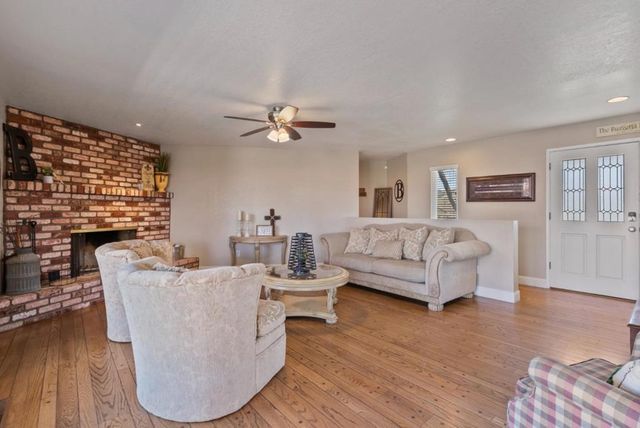 60 Dots Circle, Hollister, CA 95023