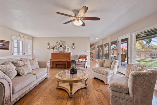 60 Dots Circle, Hollister, CA 95023