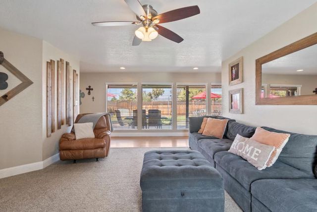 60 Dots Circle, Hollister, CA 95023