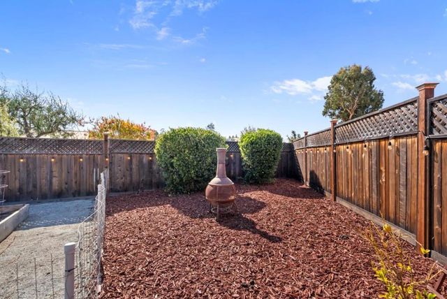 60 Dots Circle, Hollister, CA 95023