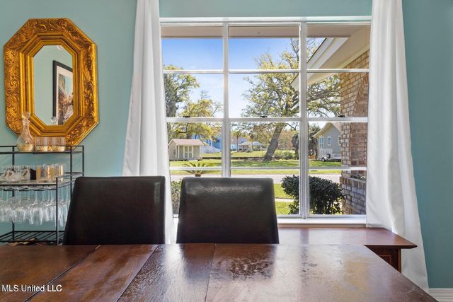 2 Villa Cove Drive, Gulfport, MS 39507