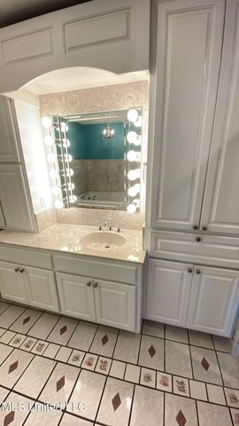 2 Villa Cove Drive, Gulfport, MS 39507