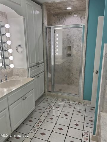 2 Villa Cove Drive, Gulfport, MS 39507