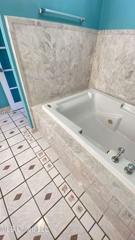 2 Villa Cove Drive, Gulfport, MS 39507