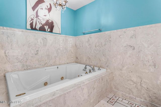 2 Villa Cove Drive, Gulfport, MS 39507