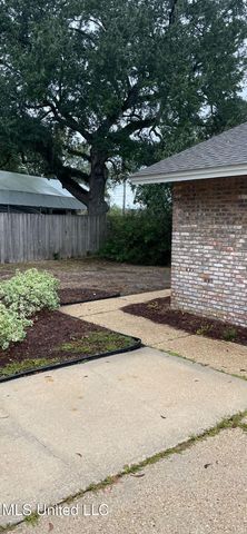 2 Villa Cove Drive, Gulfport, MS 39507