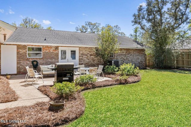 2 Villa Cove Drive, Gulfport, MS 39507