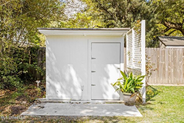 2 Villa Cove Drive, Gulfport, MS 39507