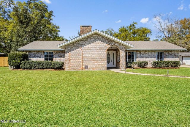 2 Villa Cove Drive, Gulfport, MS 39507