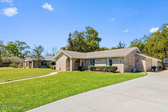 2 Villa Cove Drive, Gulfport, MS 39507