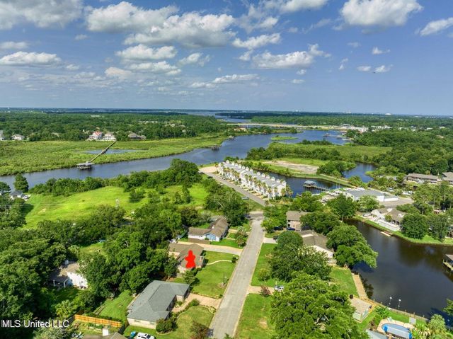 2 Villa Cove Drive, Gulfport, MS 39507