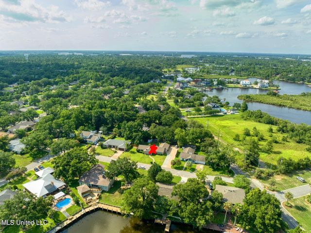 2 Villa Cove Drive, Gulfport, MS 39507