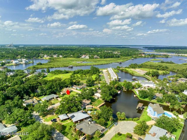 2 Villa Cove Drive, Gulfport, MS 39507