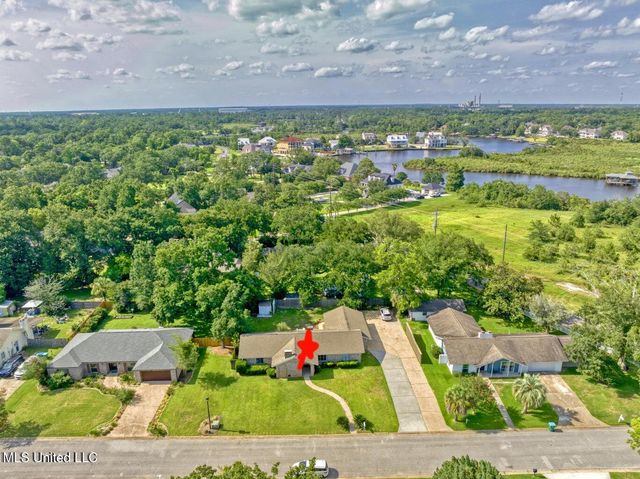 2 Villa Cove Drive, Gulfport, MS 39507