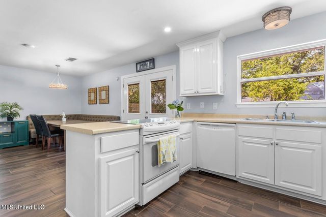 2 Villa Cove Drive, Gulfport, MS 39507