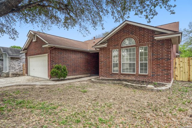 6374 Parkland Oaks Dr, San Antonio, TX 78240