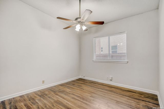 6374 Parkland Oaks Dr, San Antonio, TX 78240