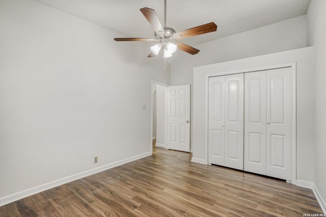 6374 Parkland Oaks Dr, San Antonio, TX 78240