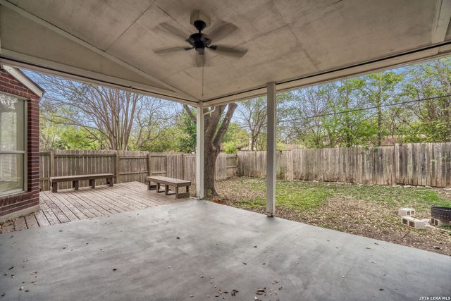 6374 Parkland Oaks Dr, San Antonio, TX 78240