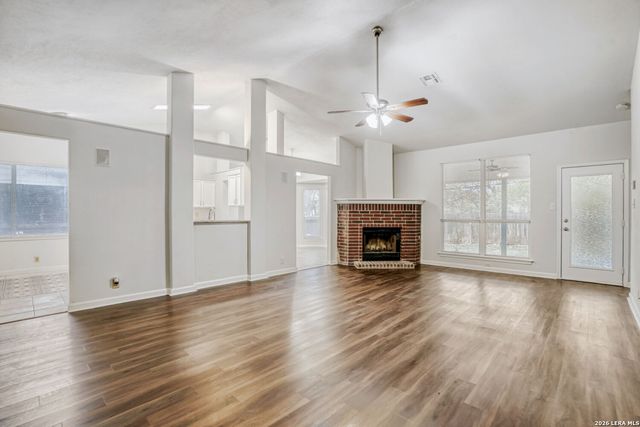 6374 Parkland Oaks Dr, San Antonio, TX 78240