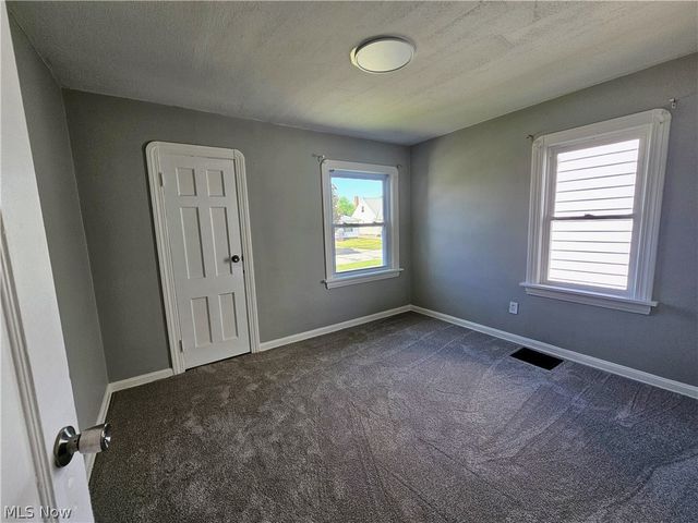 6307 Westlake Avenue, Parma, OH 44129