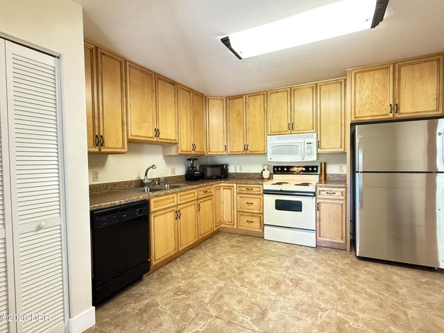 33 Andrea Drive, New Smyrna Beach, FL 32168