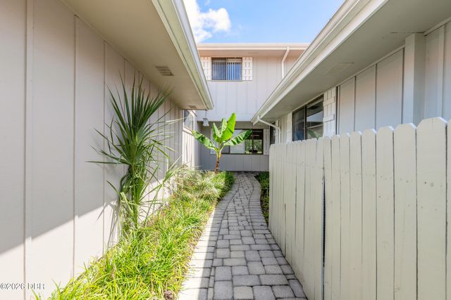 33 Andrea Drive, New Smyrna Beach, FL 32168