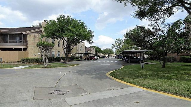 10555 Turtlewood Court 1712, Houston, TX 77072