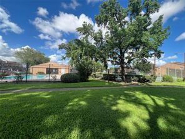 10555 Turtlewood Court 1712, Houston, TX 77072