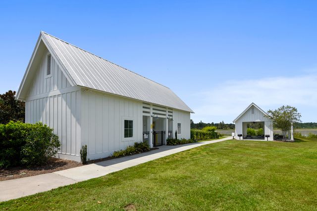 401 Stoneleigh Lane, Moncks Corner, SC 29461
