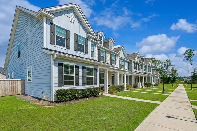 401 Stoneleigh Lane, Moncks Corner, SC 29461