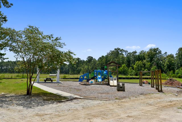 401 Stoneleigh Lane, Moncks Corner, SC 29461