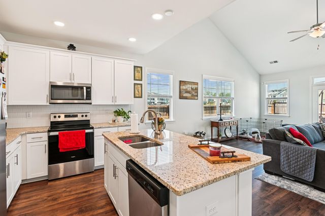 401 Stoneleigh Lane, Moncks Corner, SC 29461