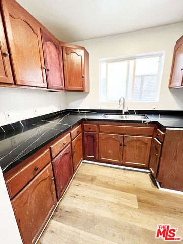 2637 S Manhattan Place 3, Los Angeles, CA 90018