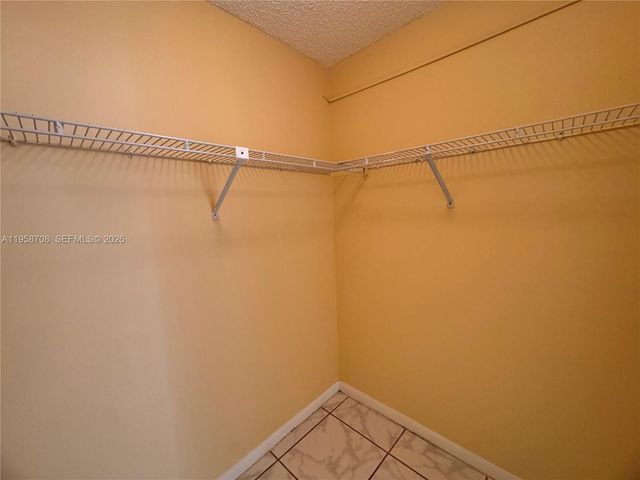 16919 N Bay Rd 117, Sunny Isles Beach, FL 33160