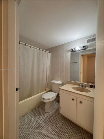 16919 N Bay Rd 117, Sunny Isles Beach, FL 33160