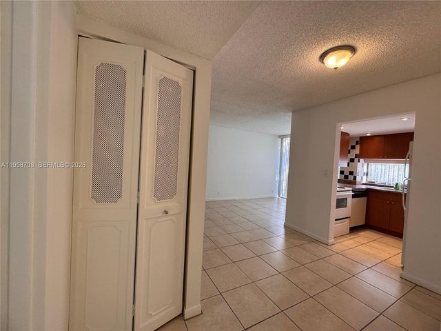 16919 N Bay Rd 117, Sunny Isles Beach, FL 33160