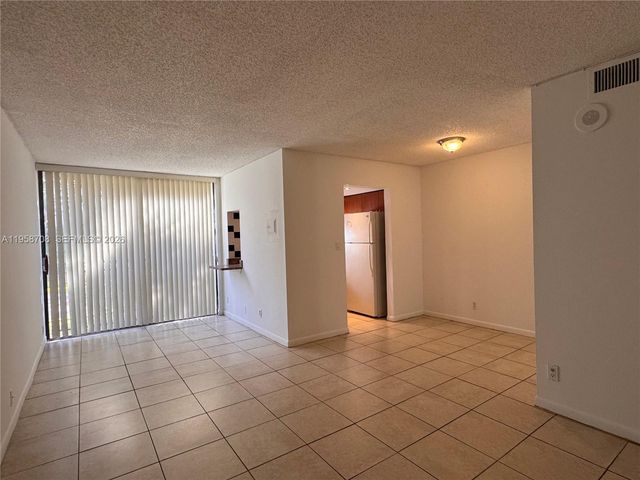 16919 N Bay Rd 117, Sunny Isles Beach, FL 33160