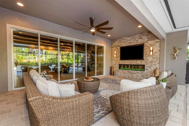 4042 WOODLAND RETREAT BOULEVARD, New Port Richey, FL 34655