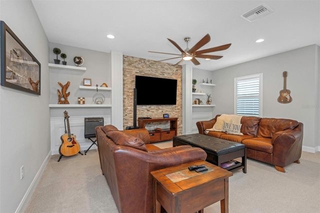 4042 WOODLAND RETREAT BOULEVARD, New Port Richey, FL 34655