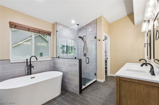 4377 Stonegate Drive, Ashtabula, OH 44004